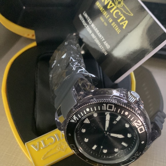 HOST PICK NEW INVICTA mens watch /Helmet case NWT PRICE FIRM already reduced - Picture 8 of 11